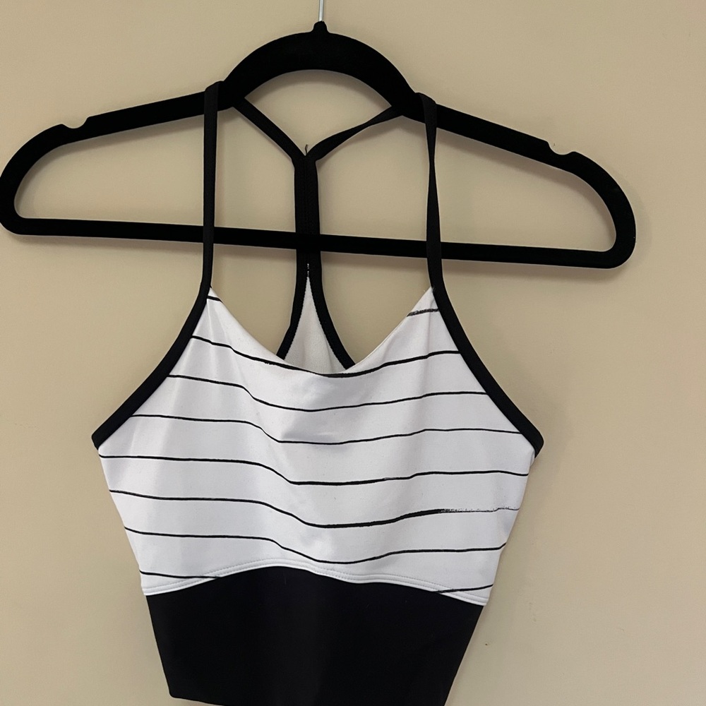 stori workout tank with built in bra